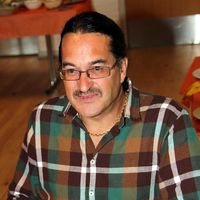 Andreas J M